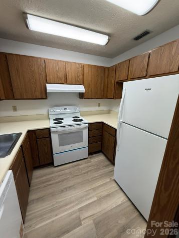 581 Courtwood Lane Hendersonville NC 28739