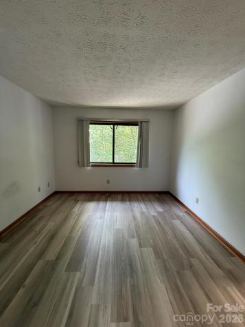 581 Courtwood Lane Hendersonville NC 28739