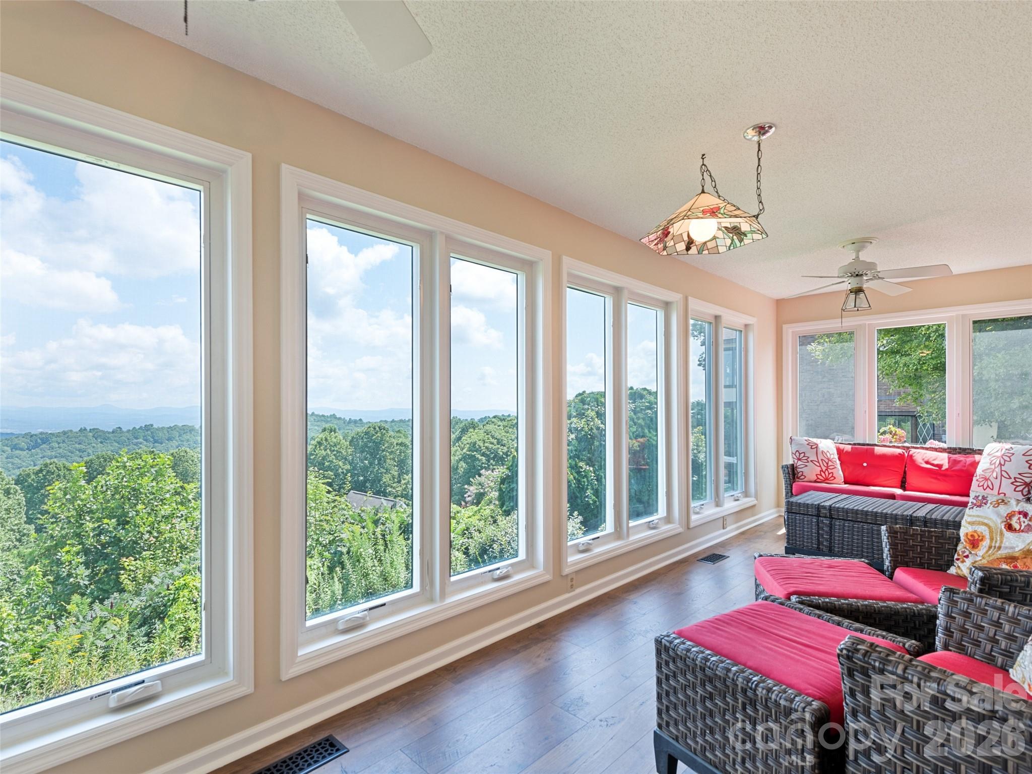 602 Fleetwood Plaza Hendersonville NC 28739