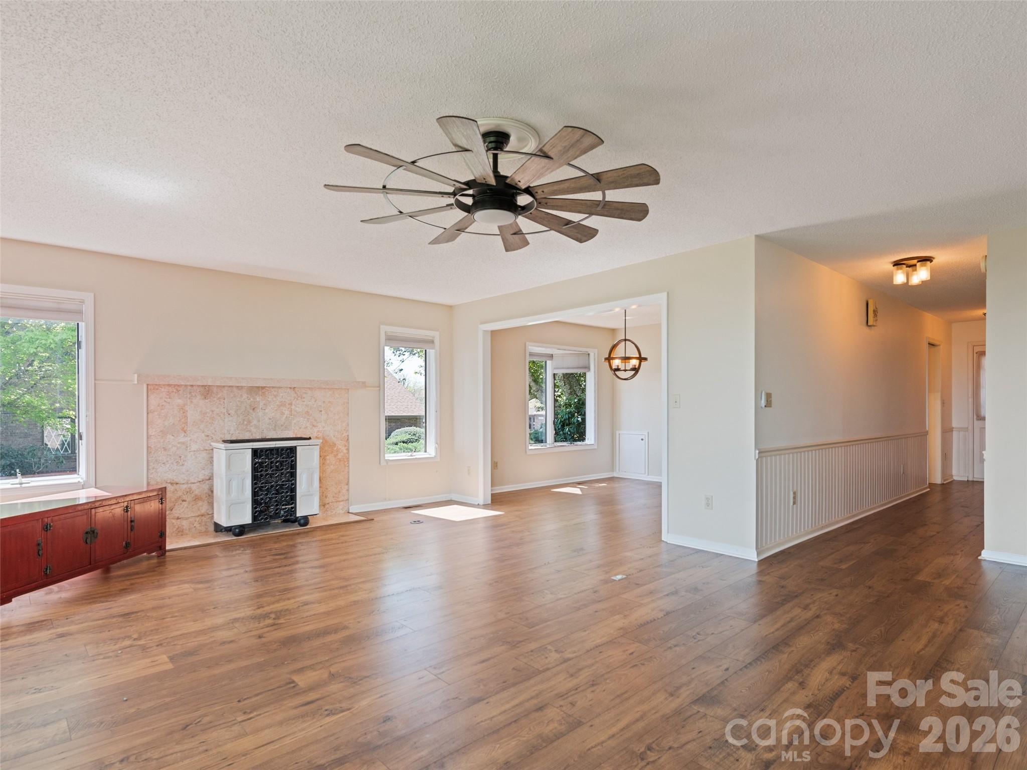 602 Fleetwood Plaza Hendersonville NC 28739