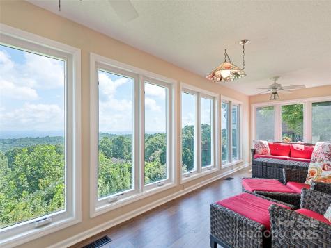 602 Fleetwood Plaza Hendersonville NC 28739