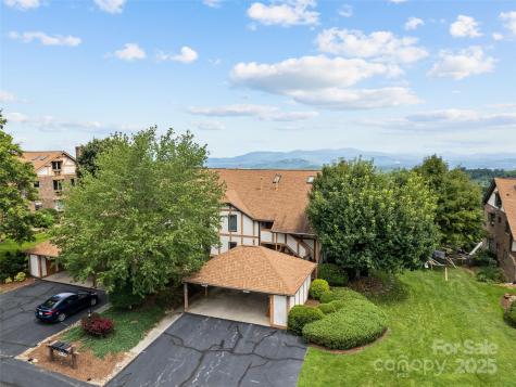 602 Fleetwood Plaza Hendersonville NC 28739