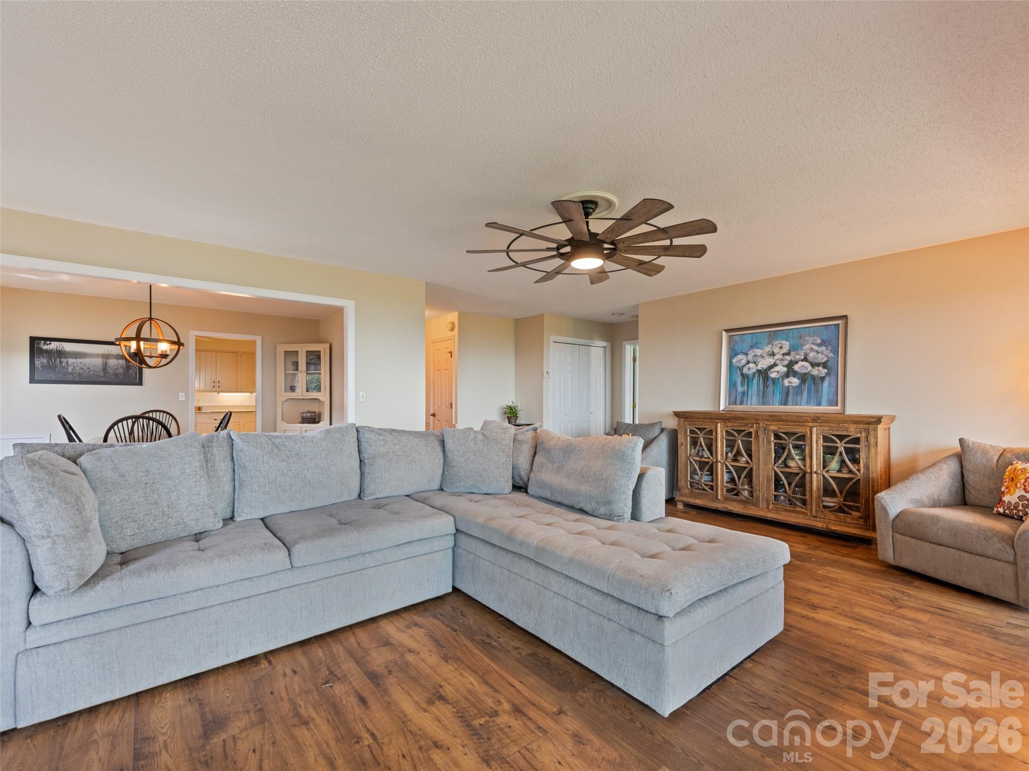 602 Fleetwood Plaza Hendersonville NC 28739