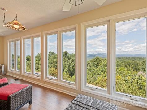 602 Fleetwood Plaza Hendersonville NC 28739