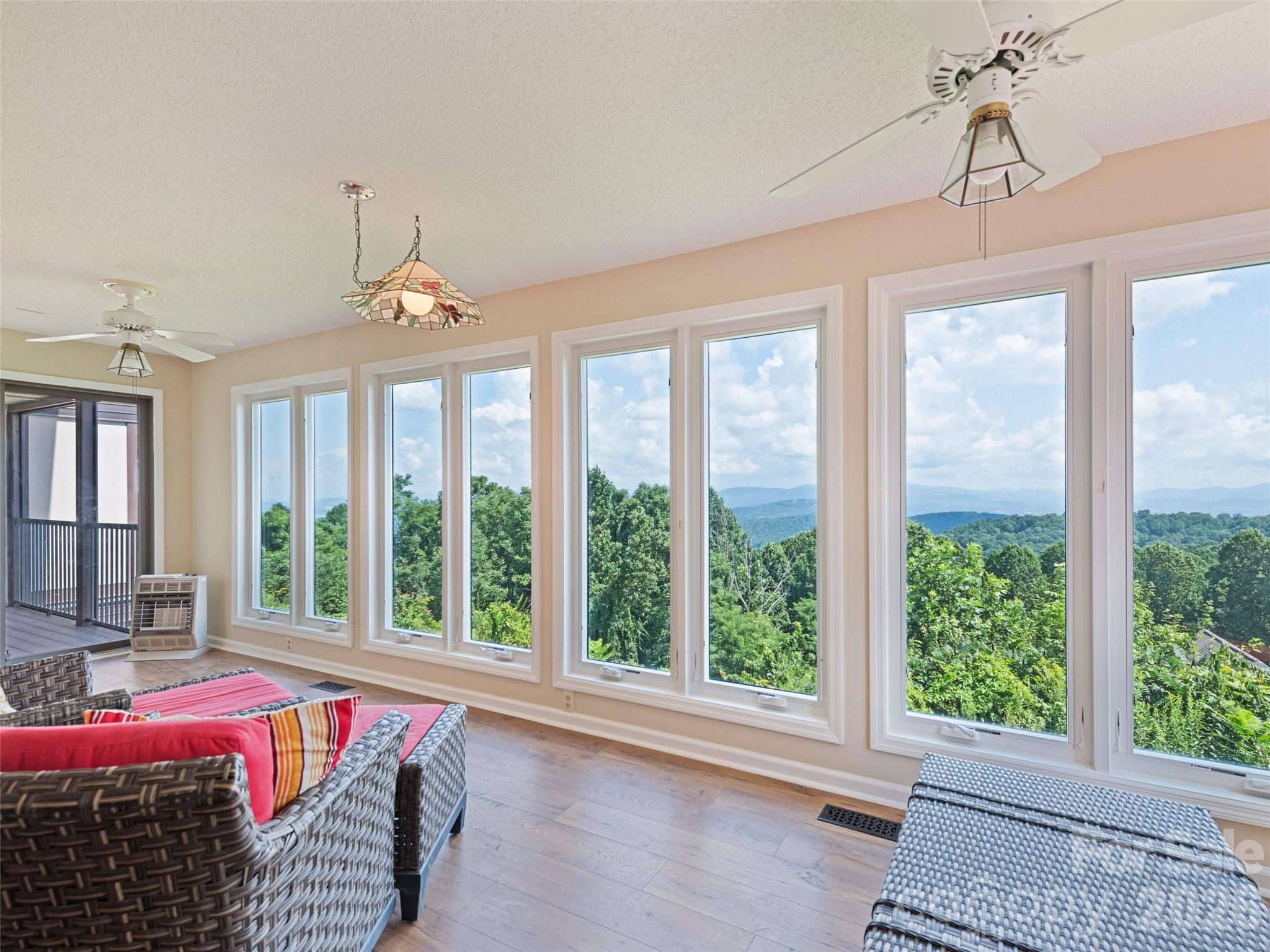 602 Fleetwood Plaza Hendersonville NC 28739
