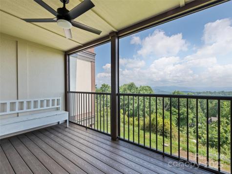 602 Fleetwood Plaza Hendersonville NC 28739