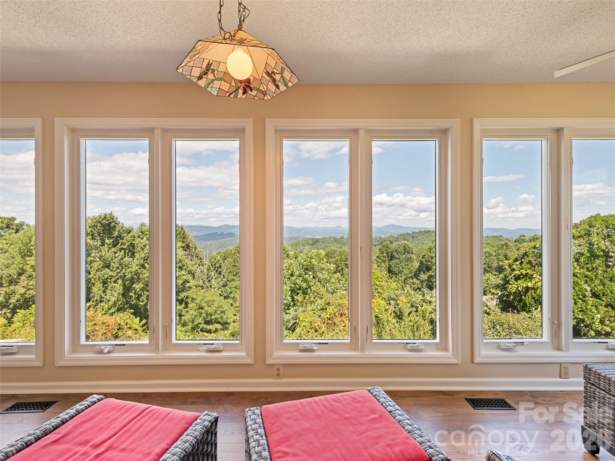 602 Fleetwood Plaza Hendersonville NC 28739
