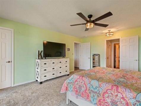 602 Fleetwood Plaza Hendersonville NC 28739