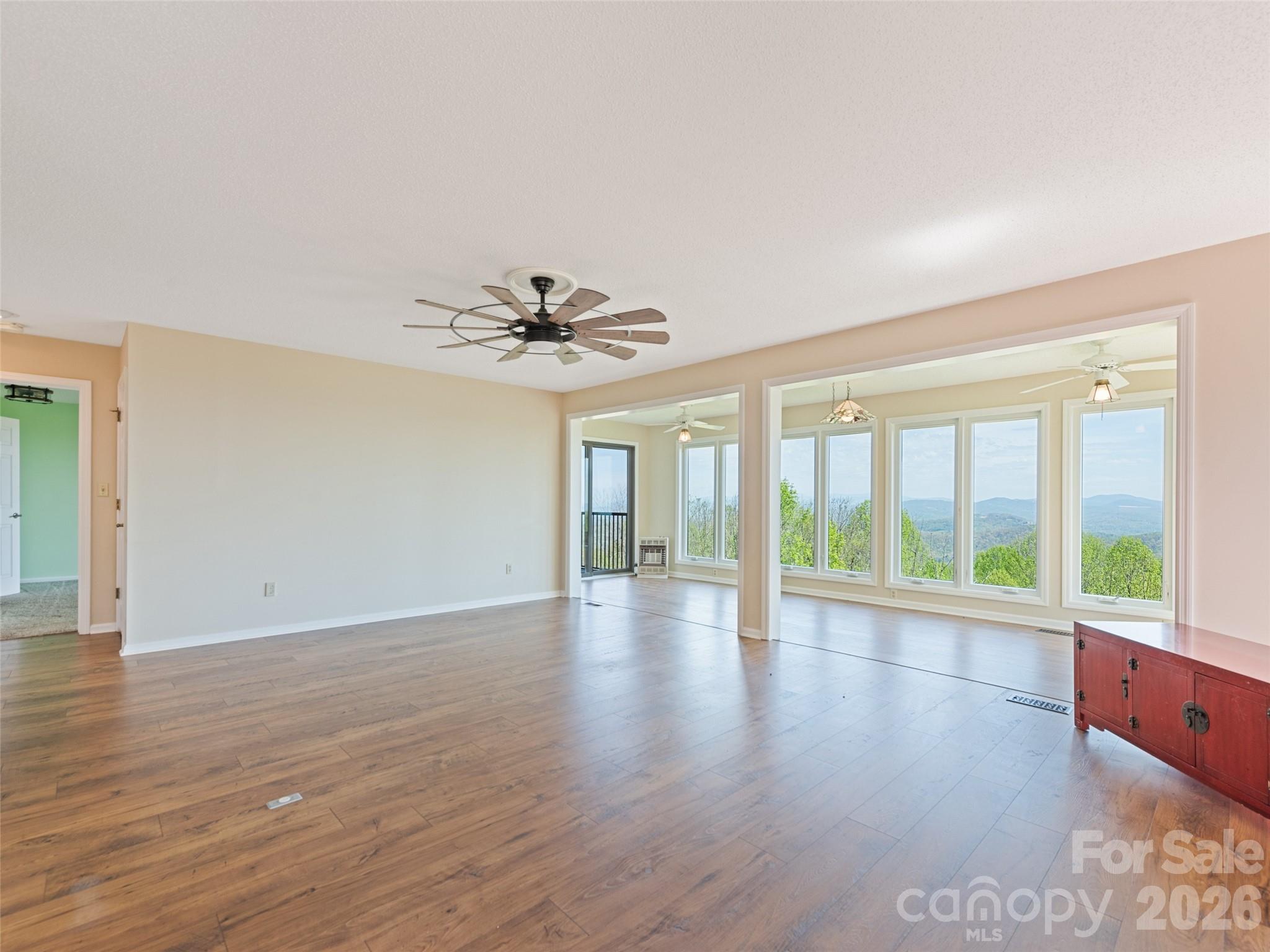 602 Fleetwood Plaza Hendersonville NC 28739