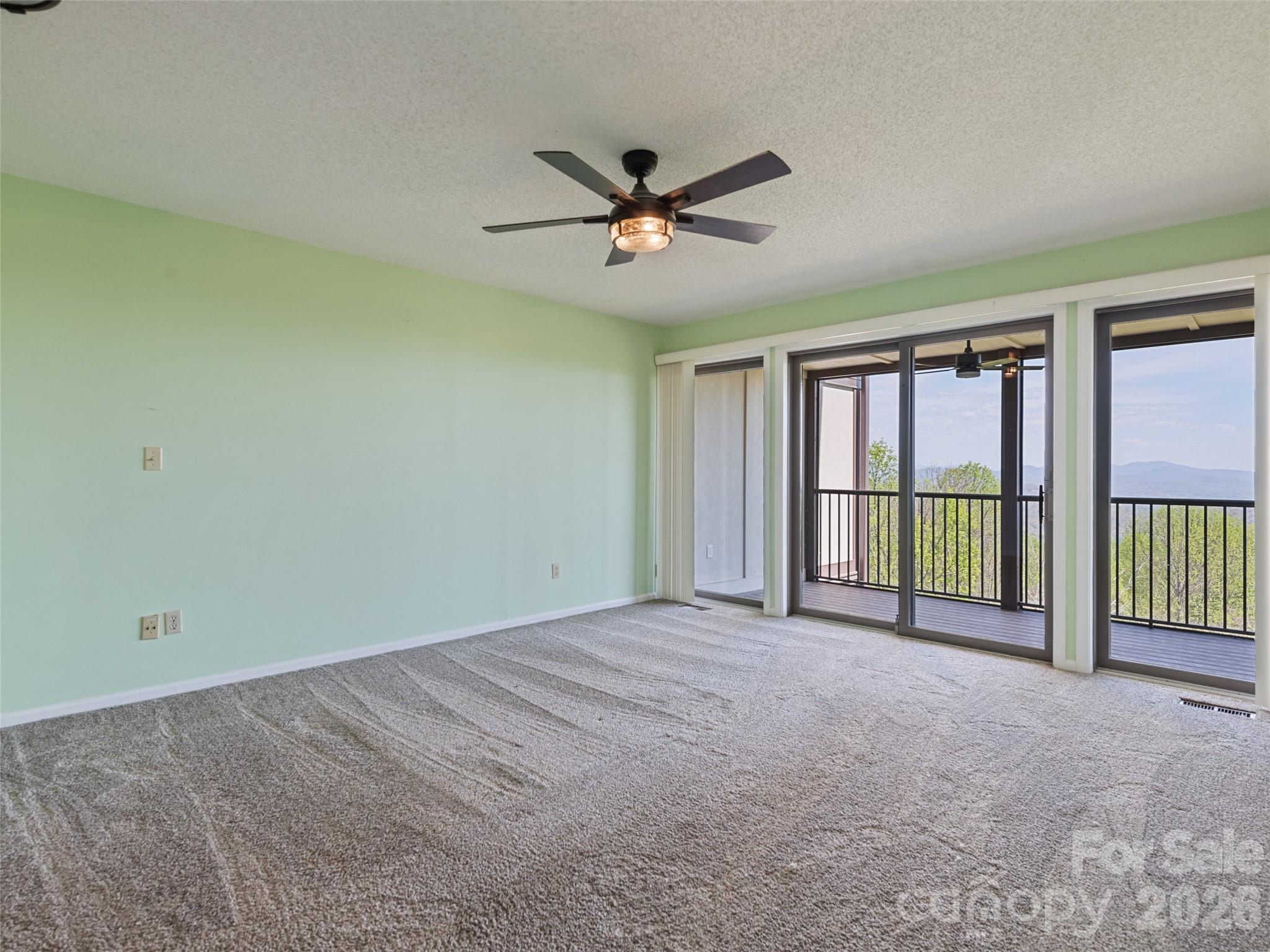 602 Fleetwood Plaza Hendersonville NC 28739