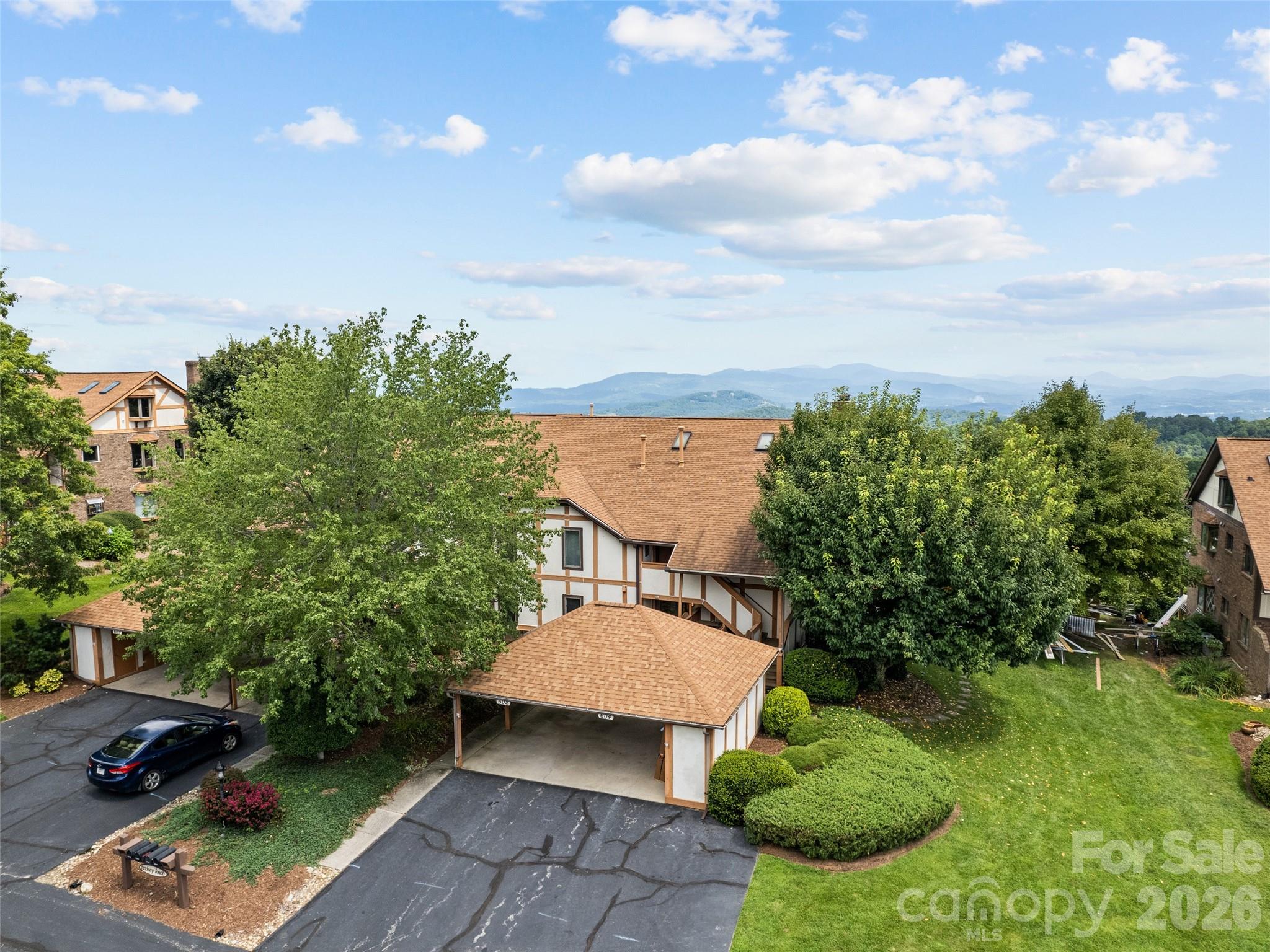 602 Fleetwood Plaza Hendersonville NC 28739