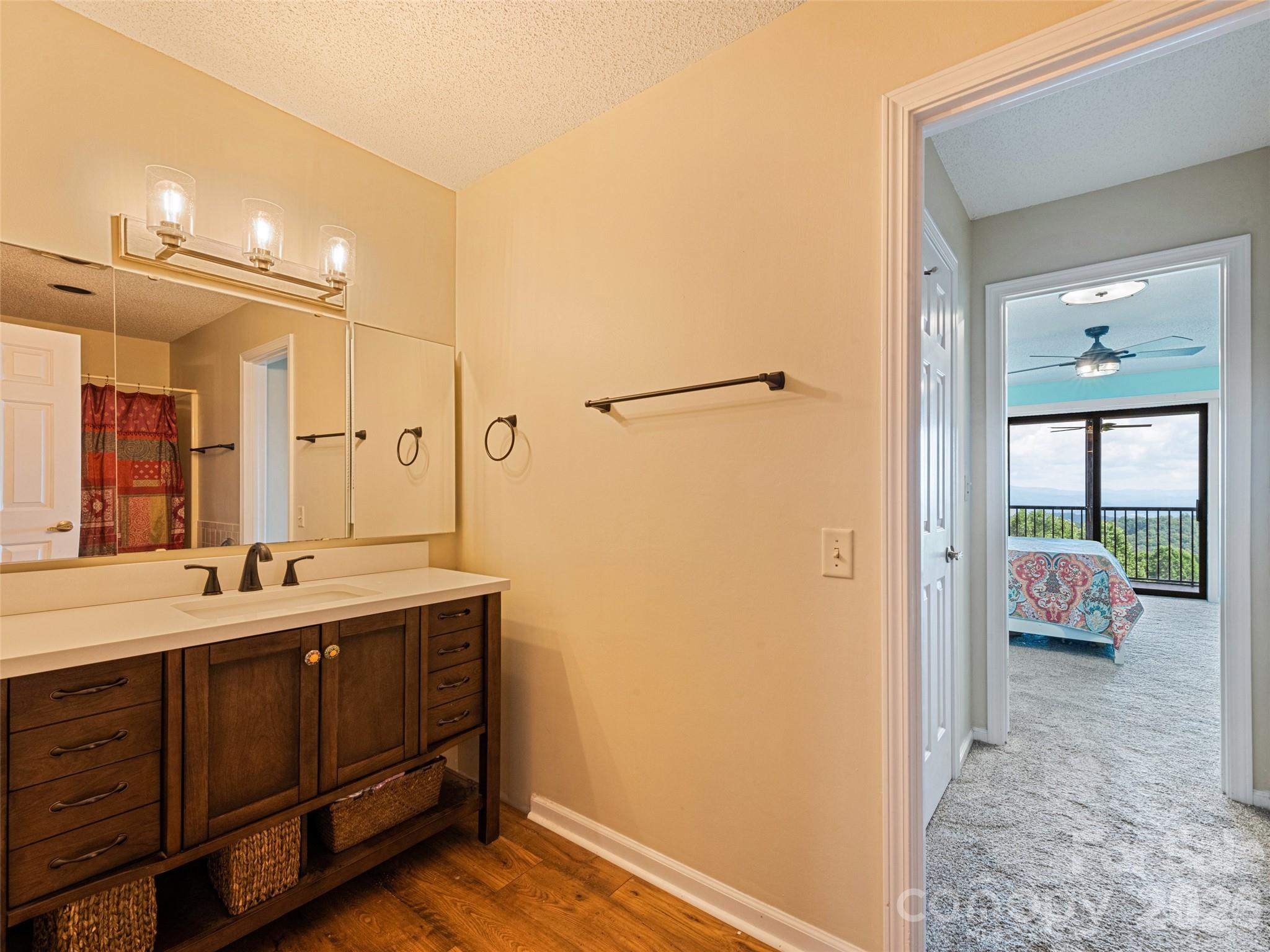 602 Fleetwood Plaza Hendersonville NC 28739