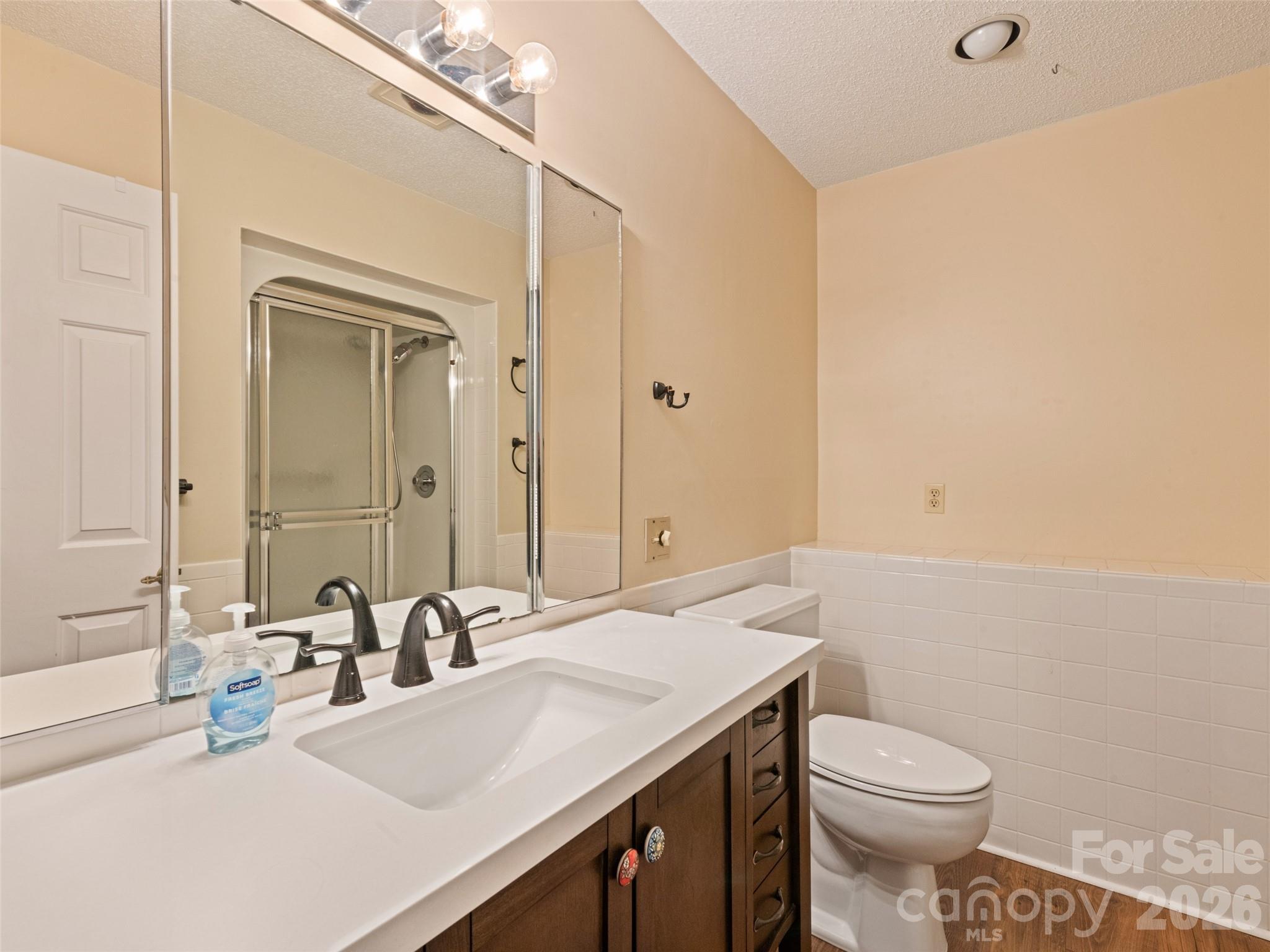 602 Fleetwood Plaza Hendersonville NC 28739