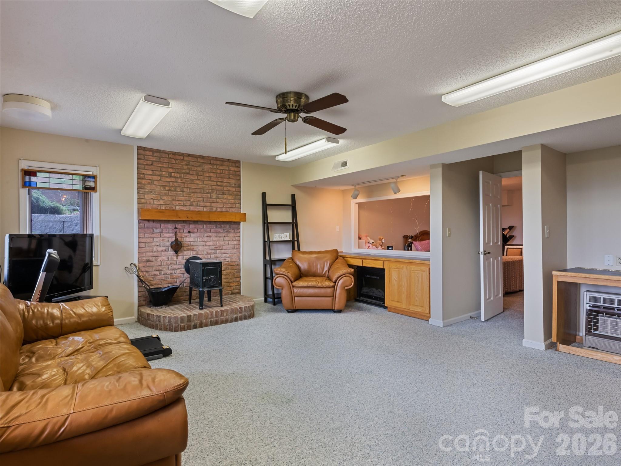 602 Fleetwood Plaza Hendersonville NC 28739