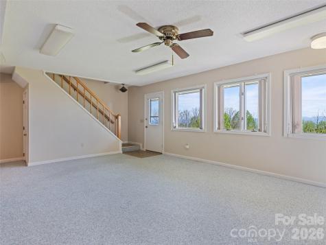 602 Fleetwood Plaza Hendersonville NC 28739