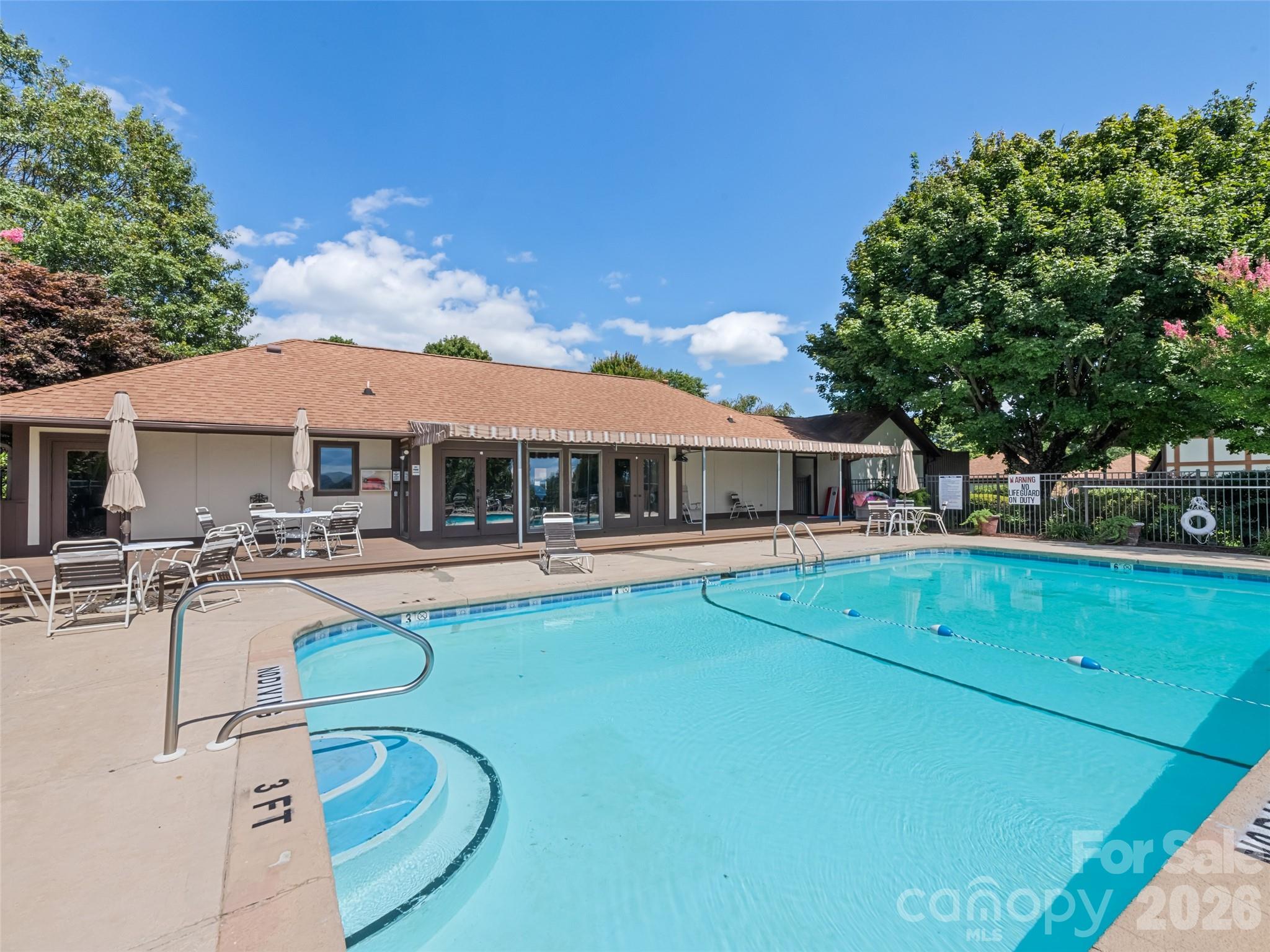 602 Fleetwood Plaza Hendersonville NC 28739