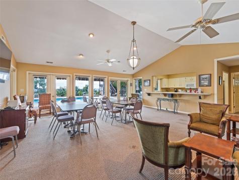 602 Fleetwood Plaza Hendersonville NC 28739