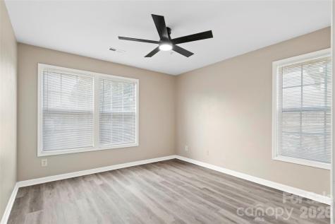 1134 Plaza Walk Drive Charlotte NC 28215