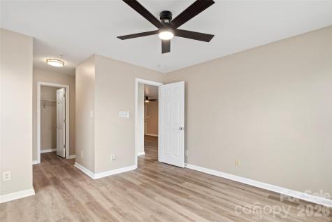1134 Plaza Walk Drive Charlotte NC 28215