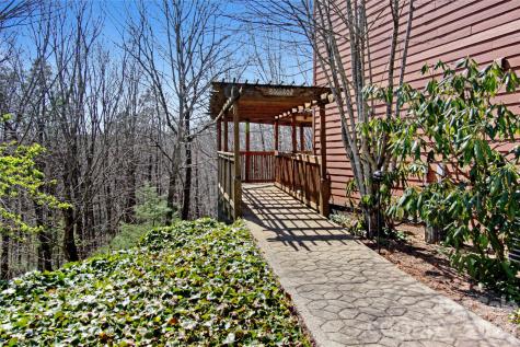 157 Toxaway Views Drive Lake Toxaway NC 28747