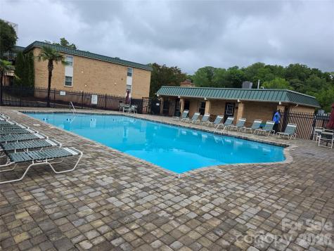 4754 Hedgemore Drive Charlotte NC 28209