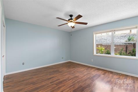 129 Exeter Court Hendersonville NC 28791