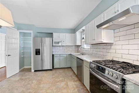 129 Exeter Court Hendersonville NC 28791