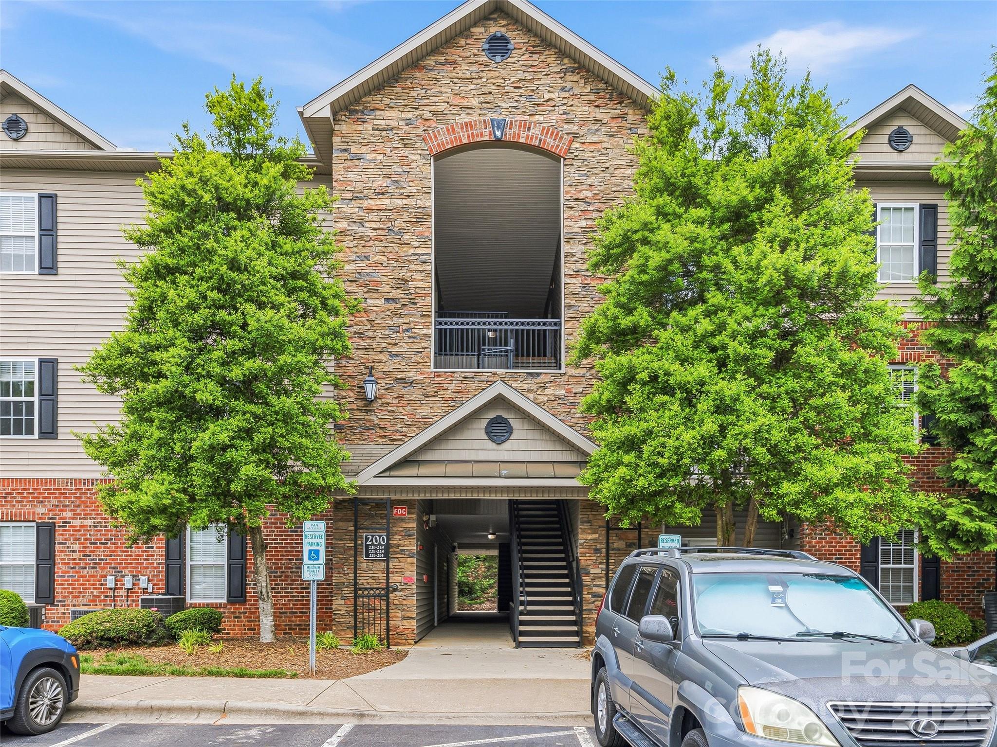 221 Appeldoorn Circle Asheville NC 28803