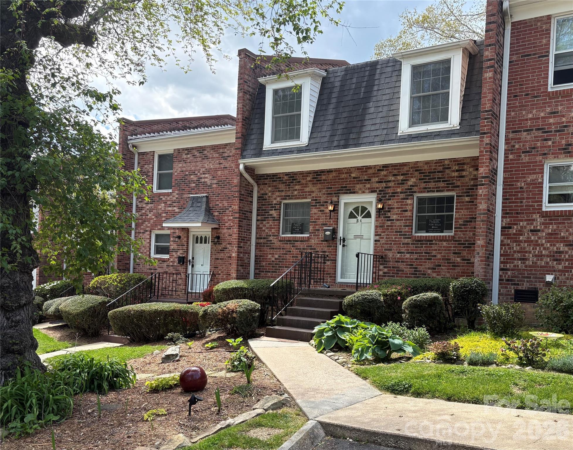 1409 Kensington Road Hendersonville NC 28791