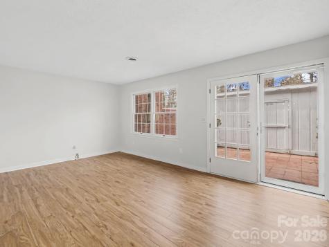 1409 Kensington Road Hendersonville NC 28791