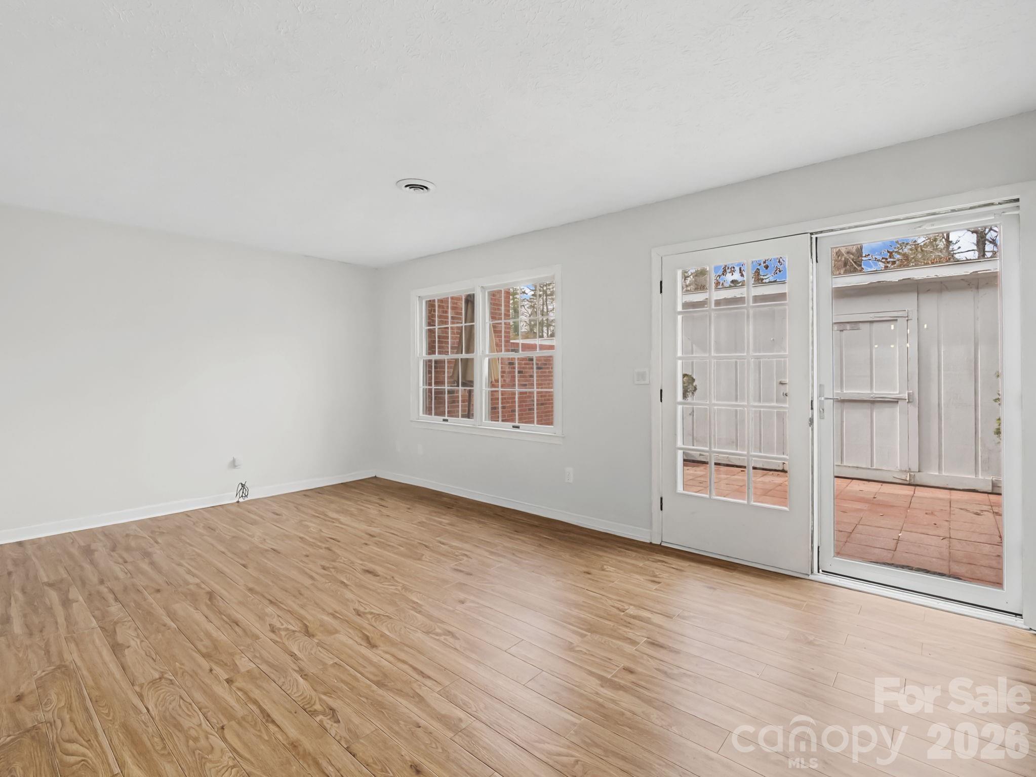 1409 Kensington Road Hendersonville NC 28791