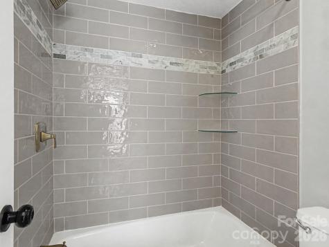 1409 Kensington Road Hendersonville NC 28791