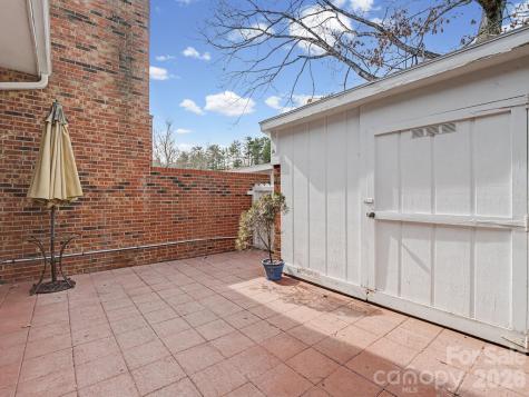 1409 Kensington Road Hendersonville NC 28791