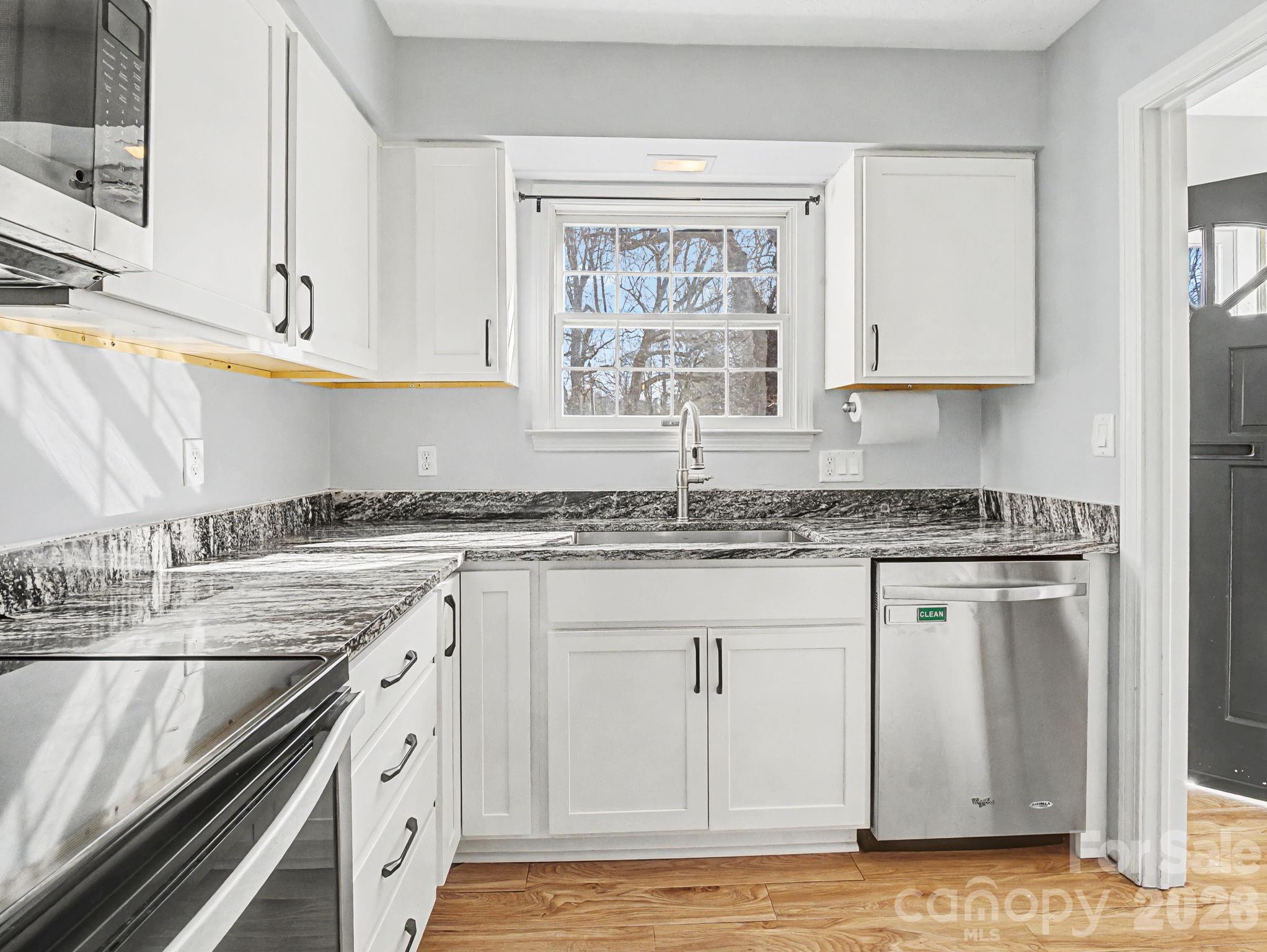 1409 Kensington Road Hendersonville NC 28791