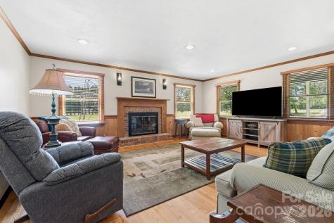 1098 Greenfield Road Walnut Cove NC 27052