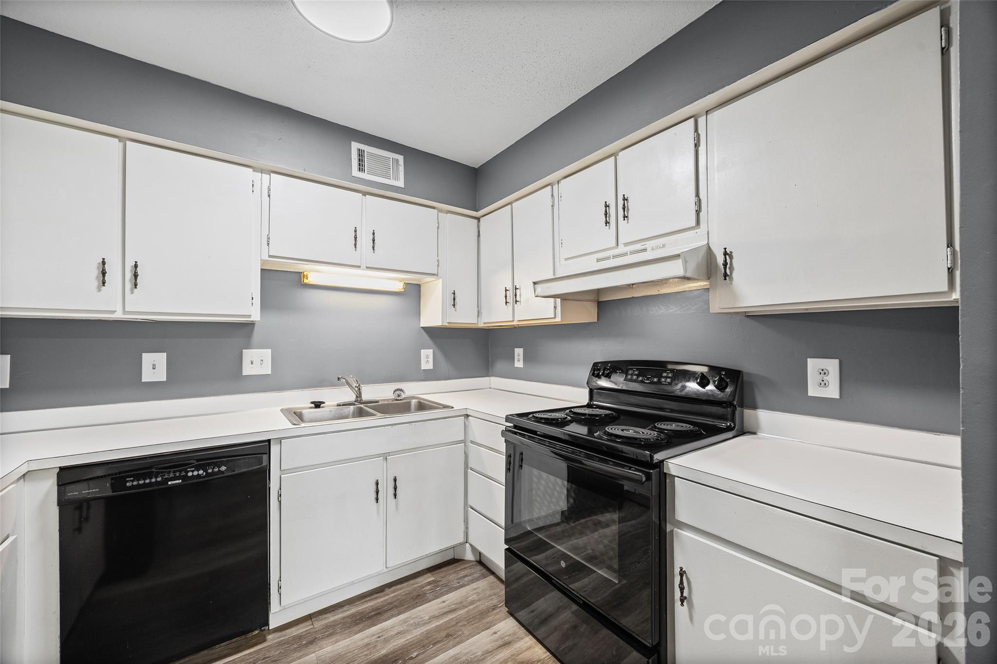 9119 Spyglass Place Charlotte NC 28214