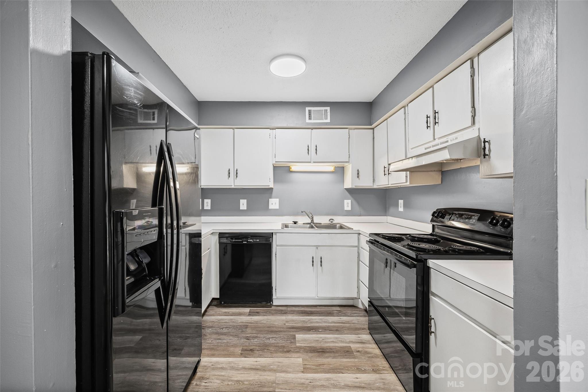 9119 Spyglass Place Charlotte NC 28214