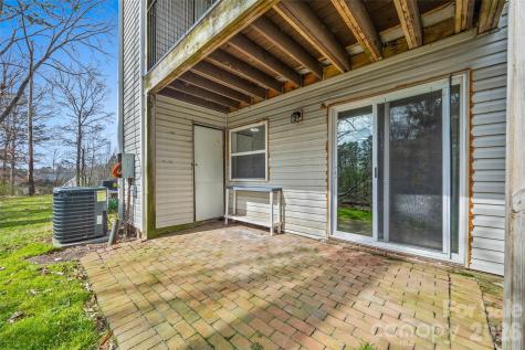 9119 Spyglass Place Charlotte NC 28214