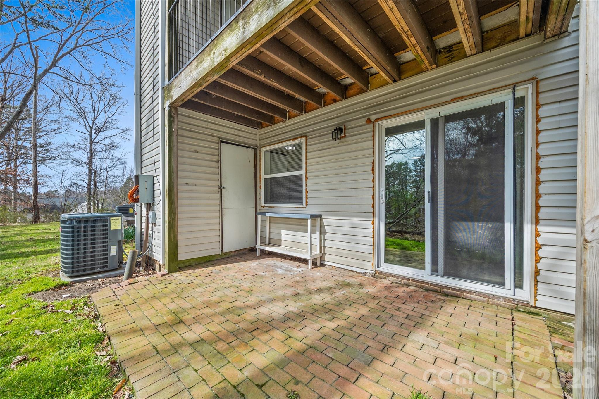 9119 Spyglass Place Charlotte NC 28214