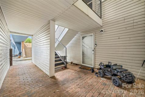 9119 Spyglass Place Charlotte NC 28214
