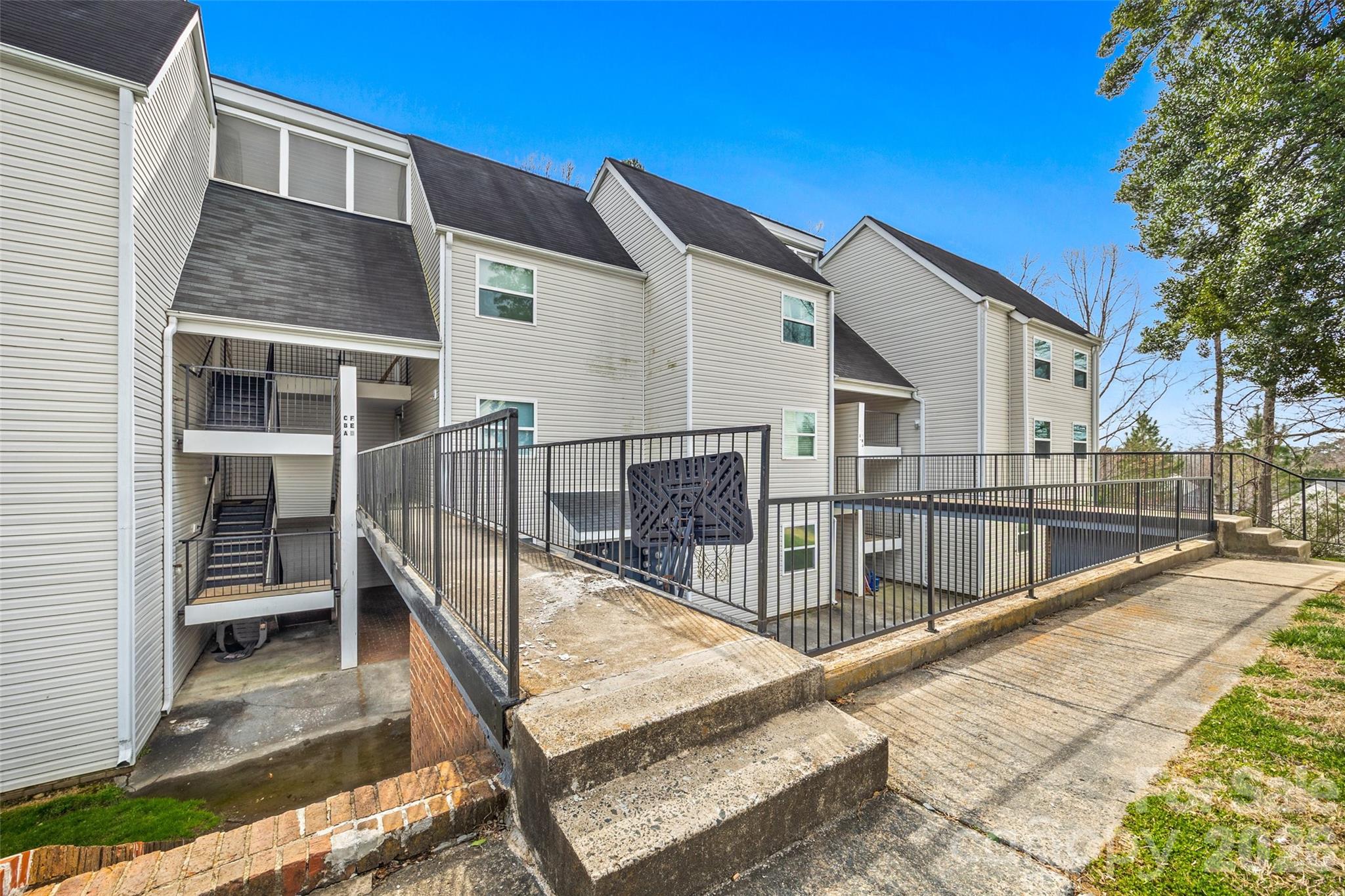 9119 Spyglass Place Charlotte NC 28214
