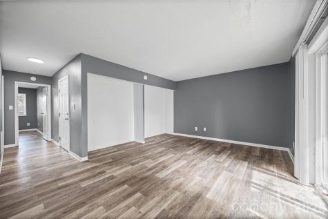 9119 Spyglass Place Charlotte NC 28214