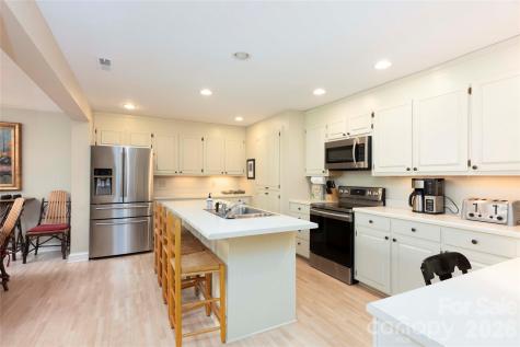 24 E Toxaway Shores Road Lake Toxaway NC 28747