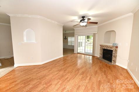 1384 21st Avenue NE Hickory NC 28601