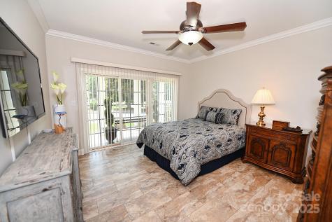 1384 21st Avenue NE Hickory NC 28601