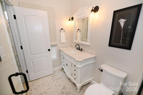 1384 21st Avenue NE Hickory NC 28601