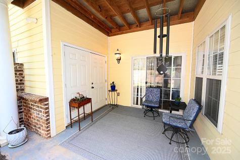 1384 21st Avenue NE Hickory NC 28601