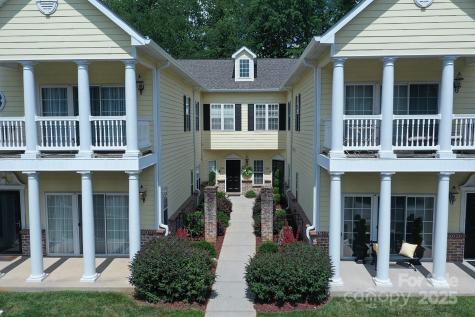 1384 21st Avenue NE Hickory NC 28601