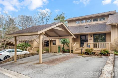 1104 Red Oak Drive Hendersonville NC 28791