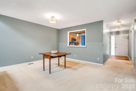 1104 Red Oak Drive Hendersonville NC 28791